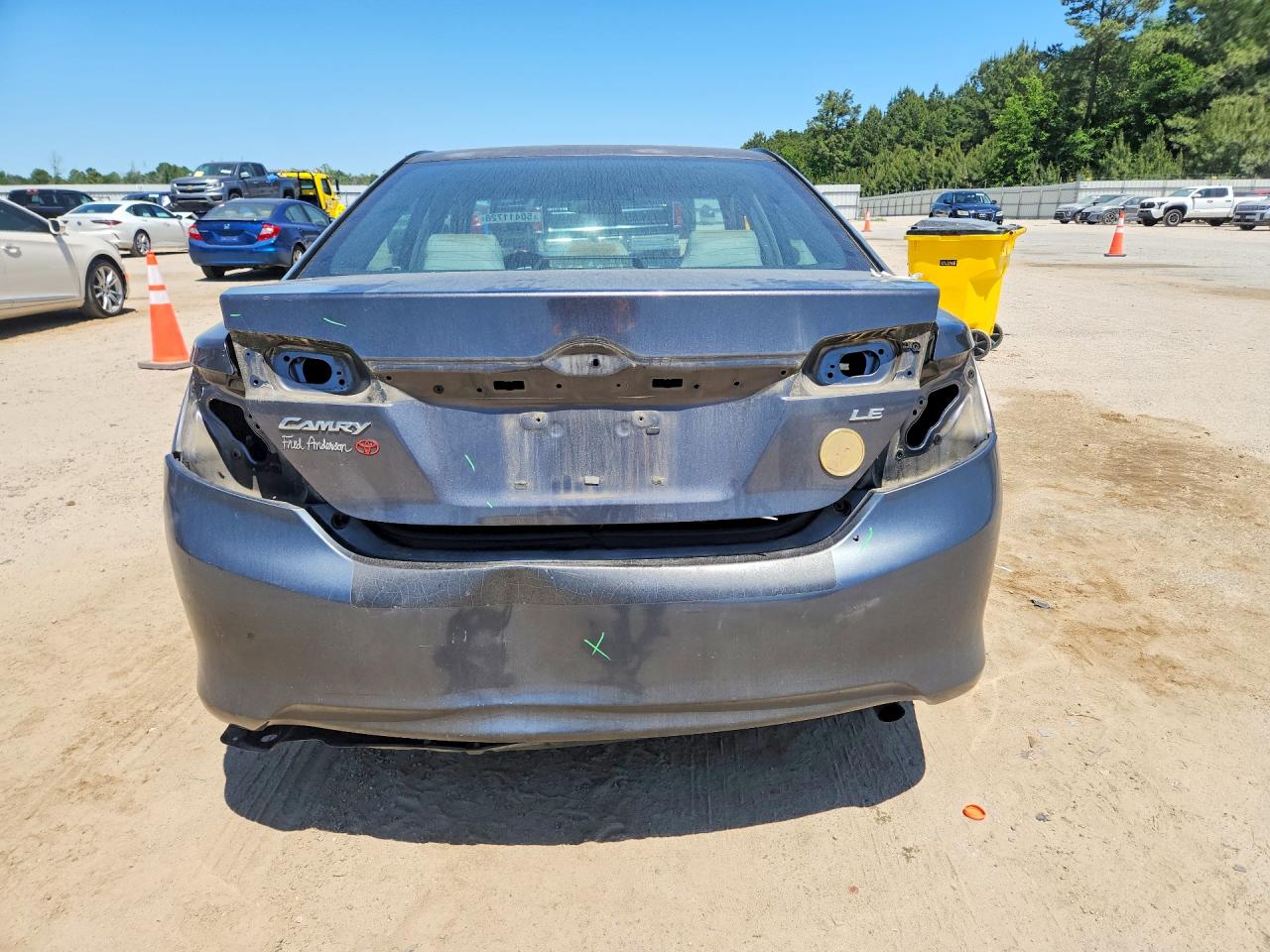 2013 TOYOTA CAMRY photo 11