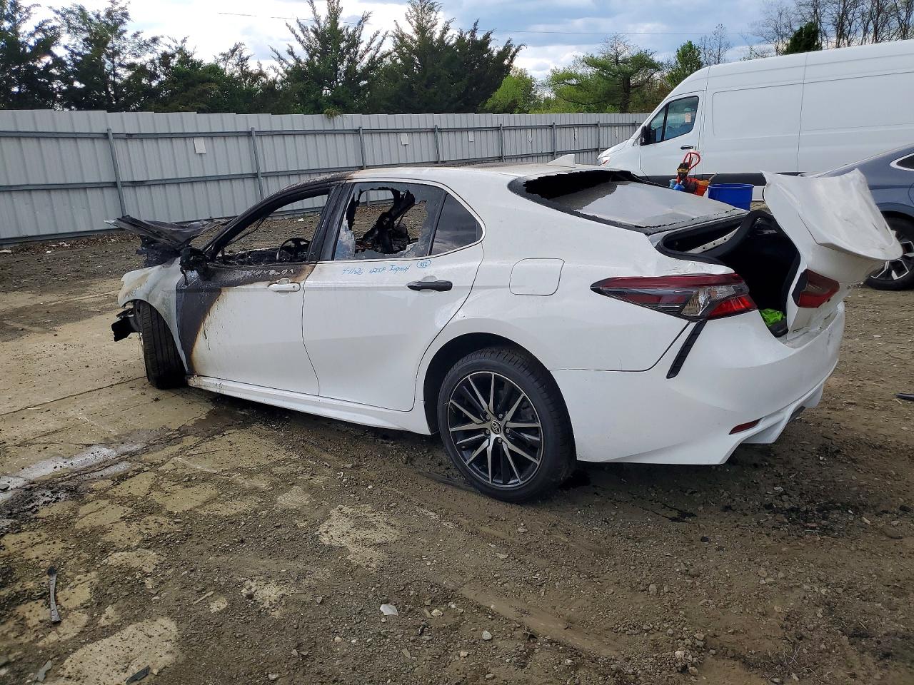 2023 TOYOTA CAMRY SE photo 3