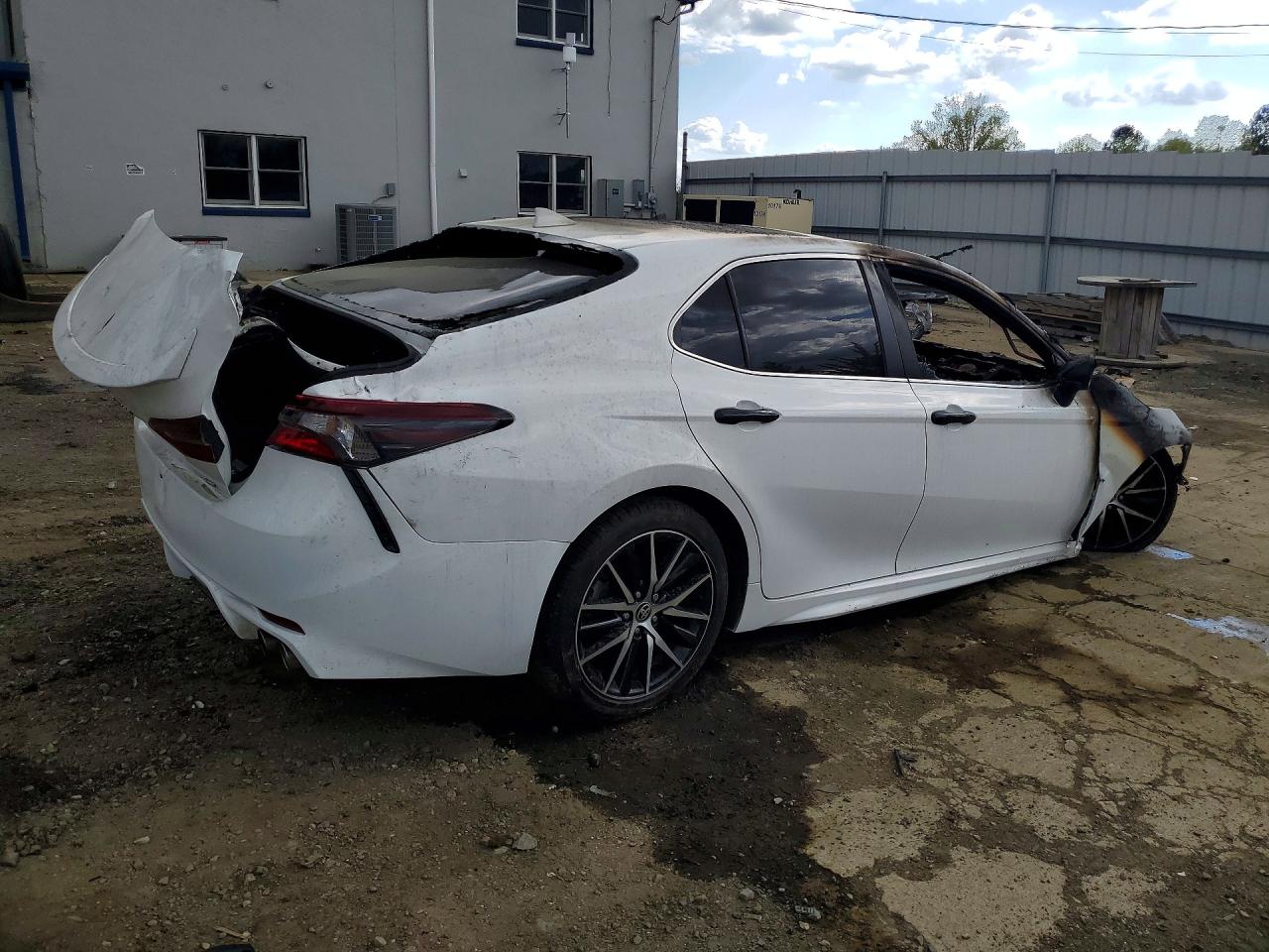 2023 TOYOTA CAMRY SE photo 5