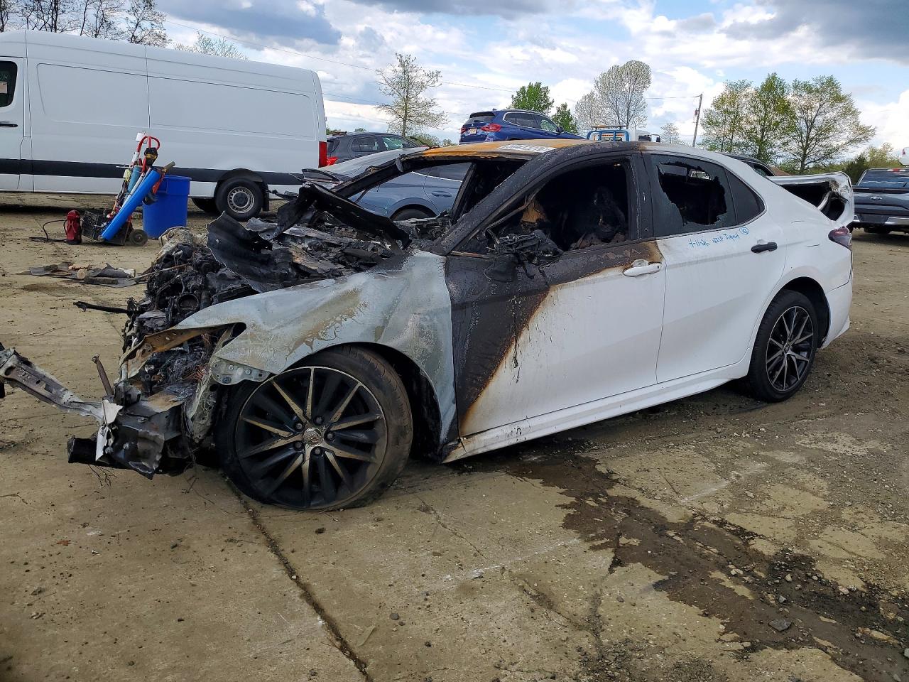 2023 TOYOTA CAMRY