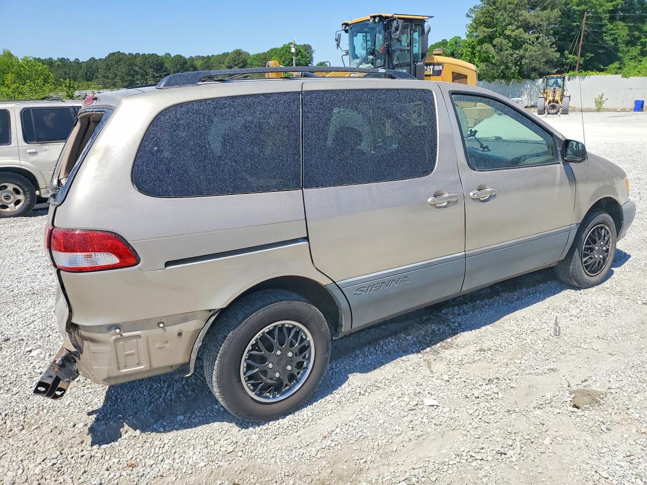 2003 TOYOTA SIENNA LE photo 5