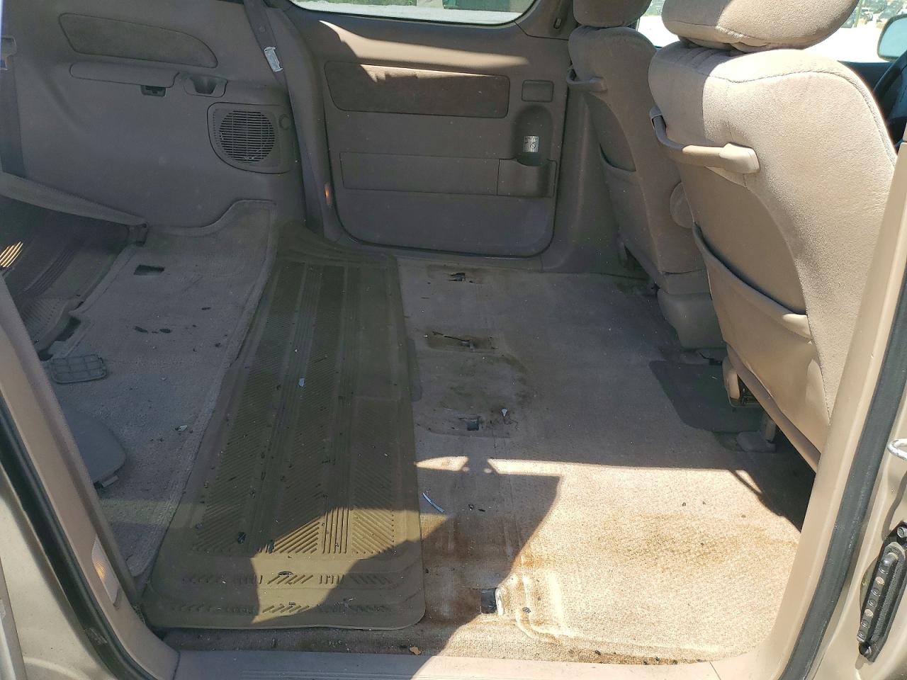 2003 TOYOTA SIENNA LE photo 21
