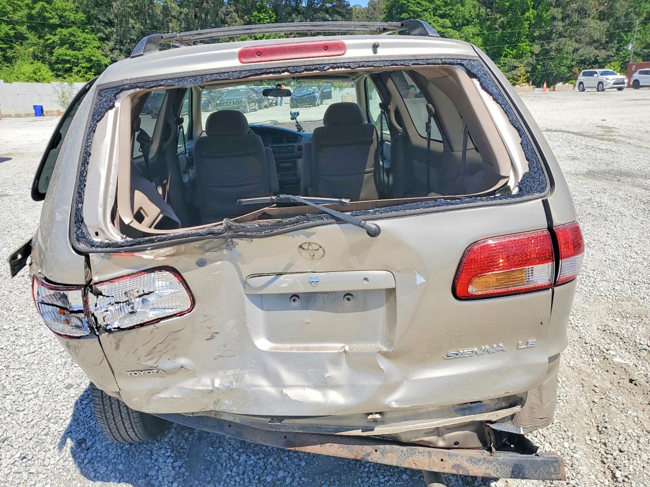 2003 TOYOTA SIENNA LE photo 11