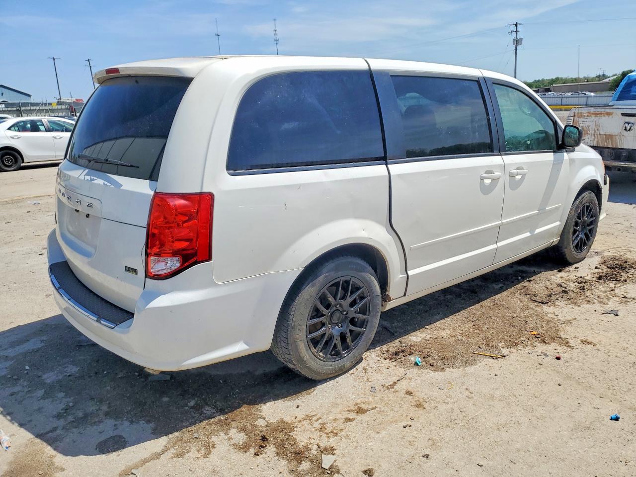 2012 DODGE GRAND CARAVAN SE photo 5