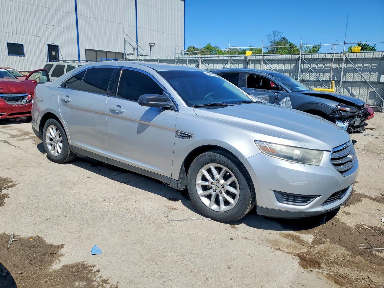 2014 FORD TAURUS SE photo 7