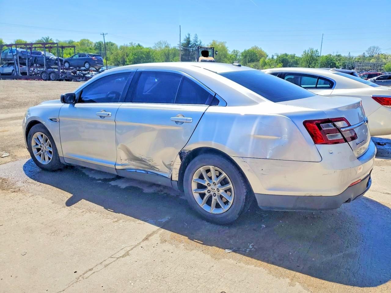 2014 FORD TAURUS SE photo 3