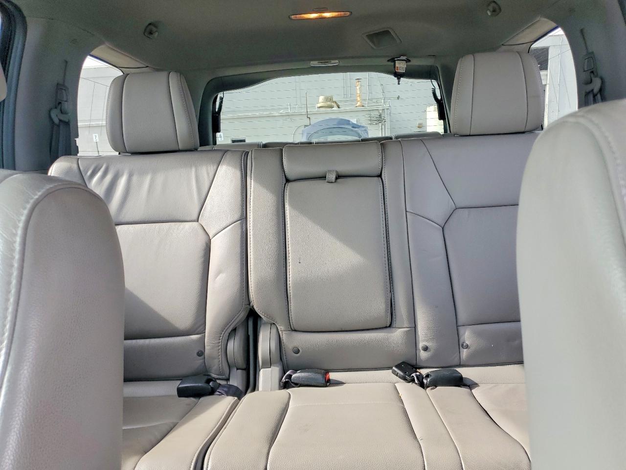 2015 HONDA PILOT EXLN photo 10