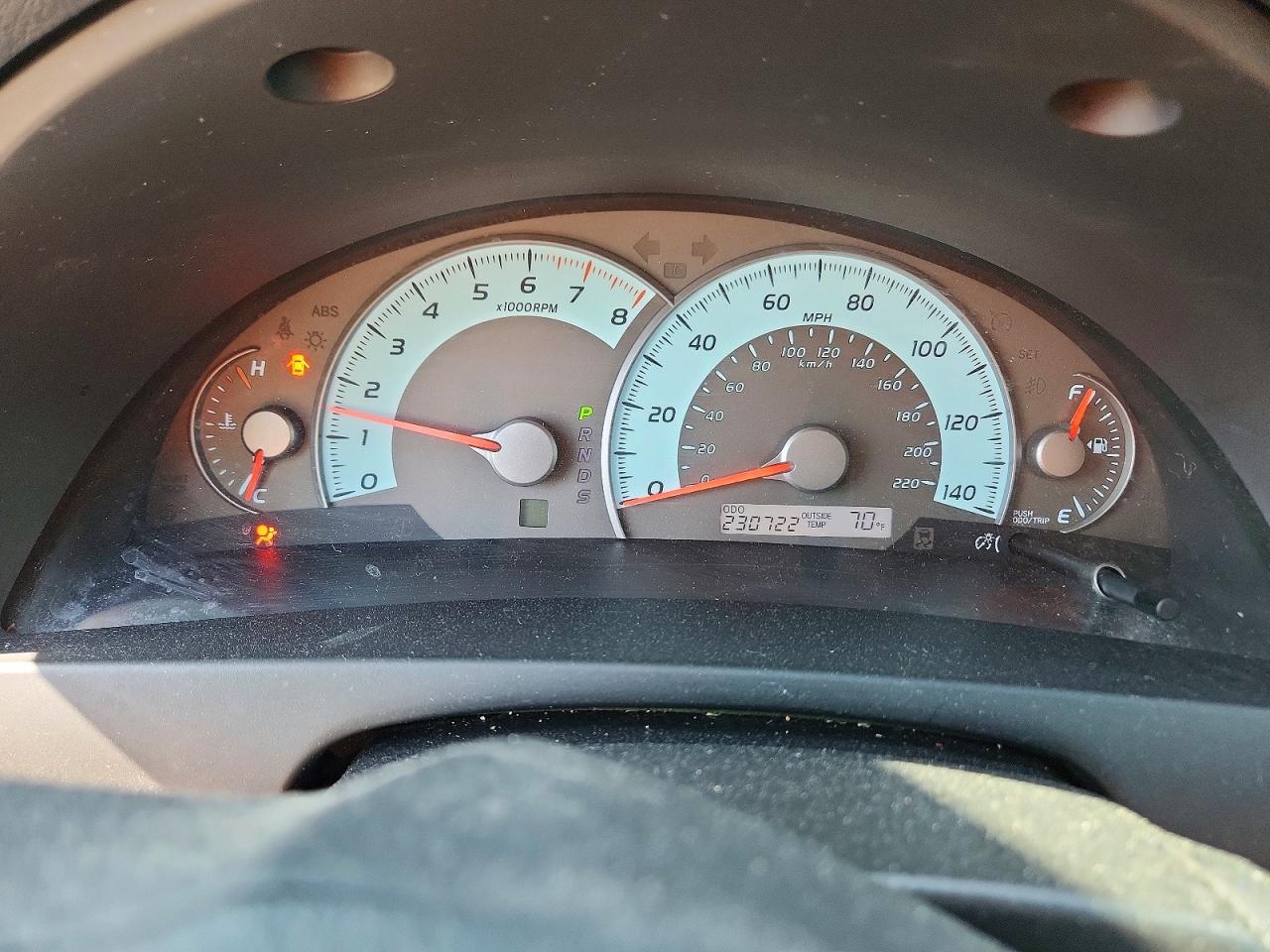 2011 TOYOTA CAMRY SE photo 9