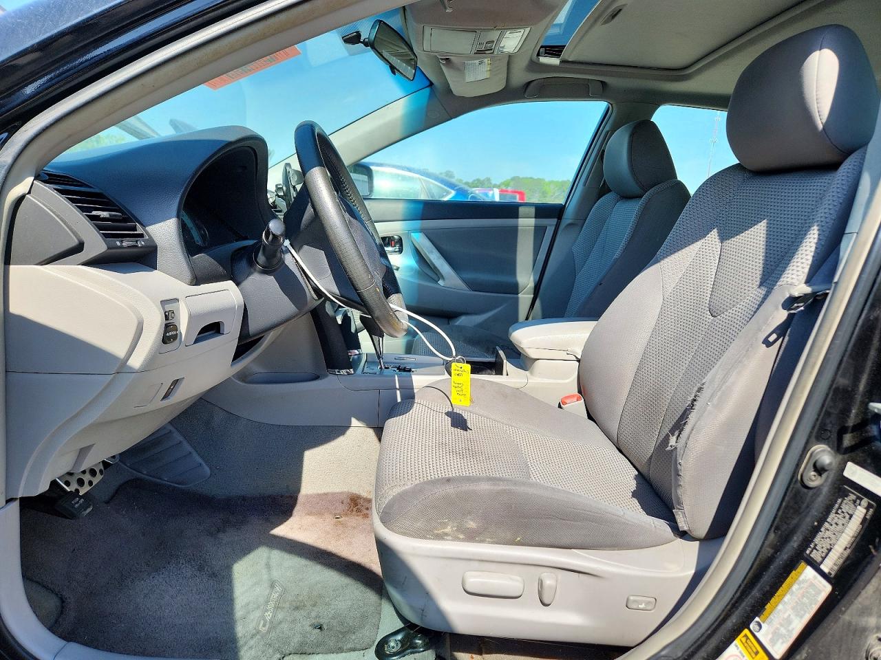 2011 TOYOTA CAMRY SE photo 7