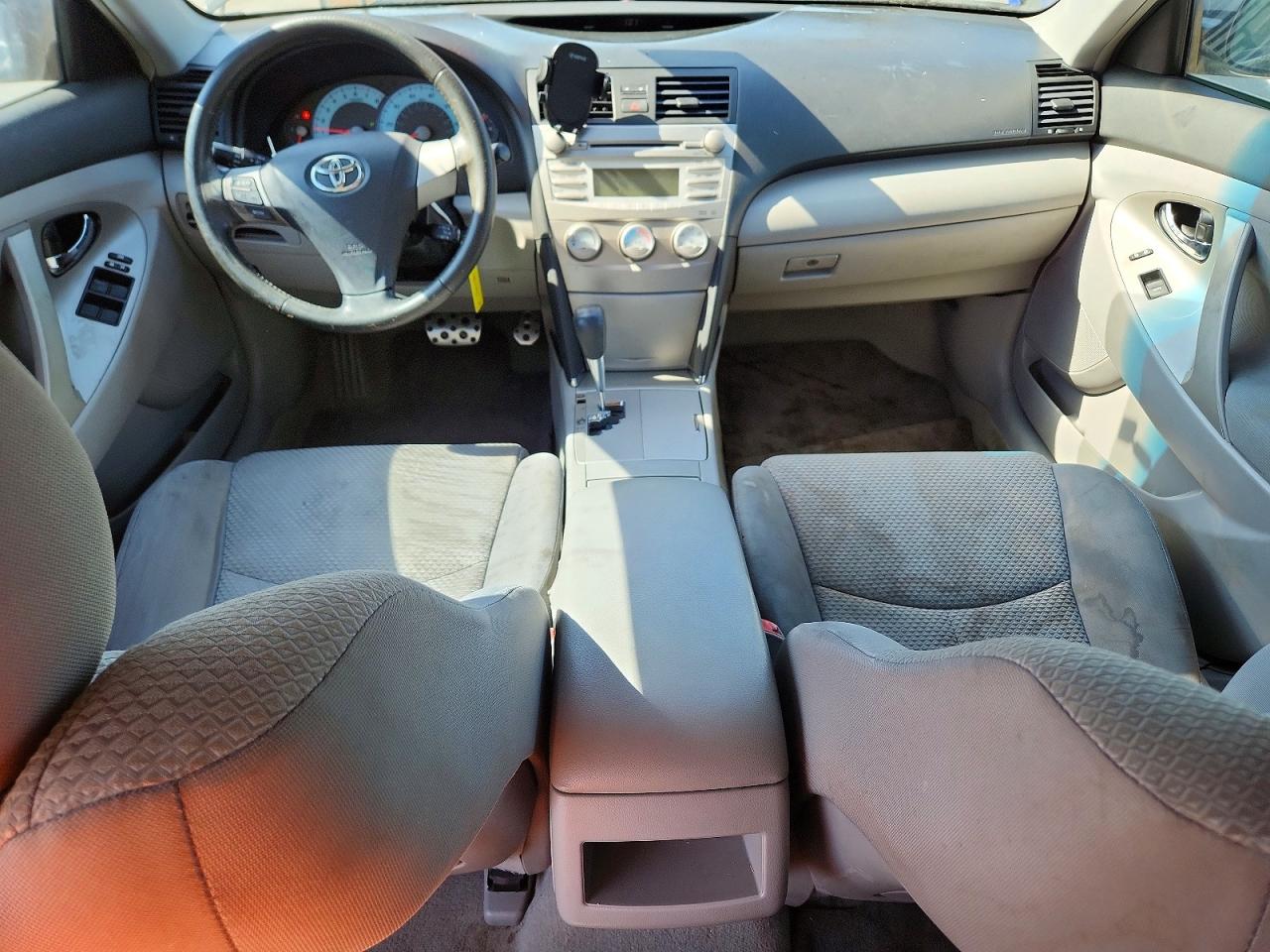 2011 TOYOTA CAMRY SE photo 8