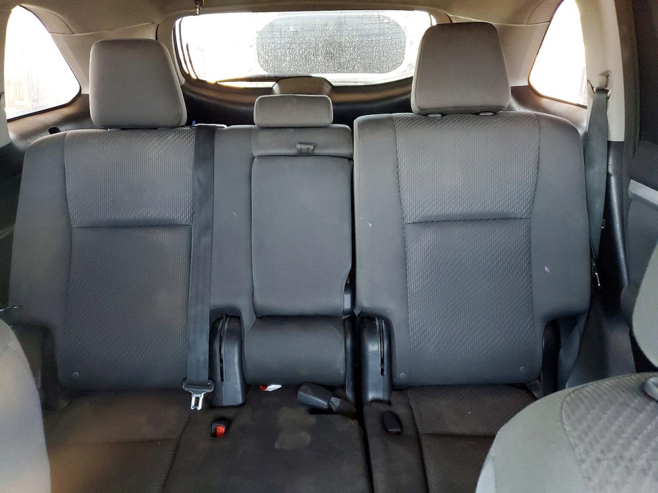 2016 TOYOTA HIGHLANDER LE photo 19