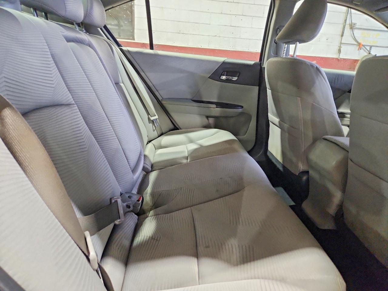 2016 HONDA ACCORD LX photo 10