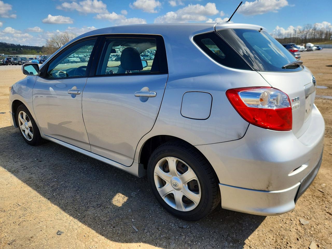 2010 TOYOTA COROLLA MATRIX S photo 2