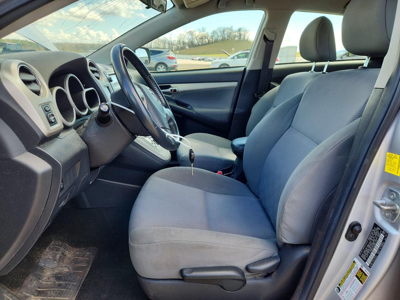 2010 TOYOTA COROLLA MATRIX S photo 7
