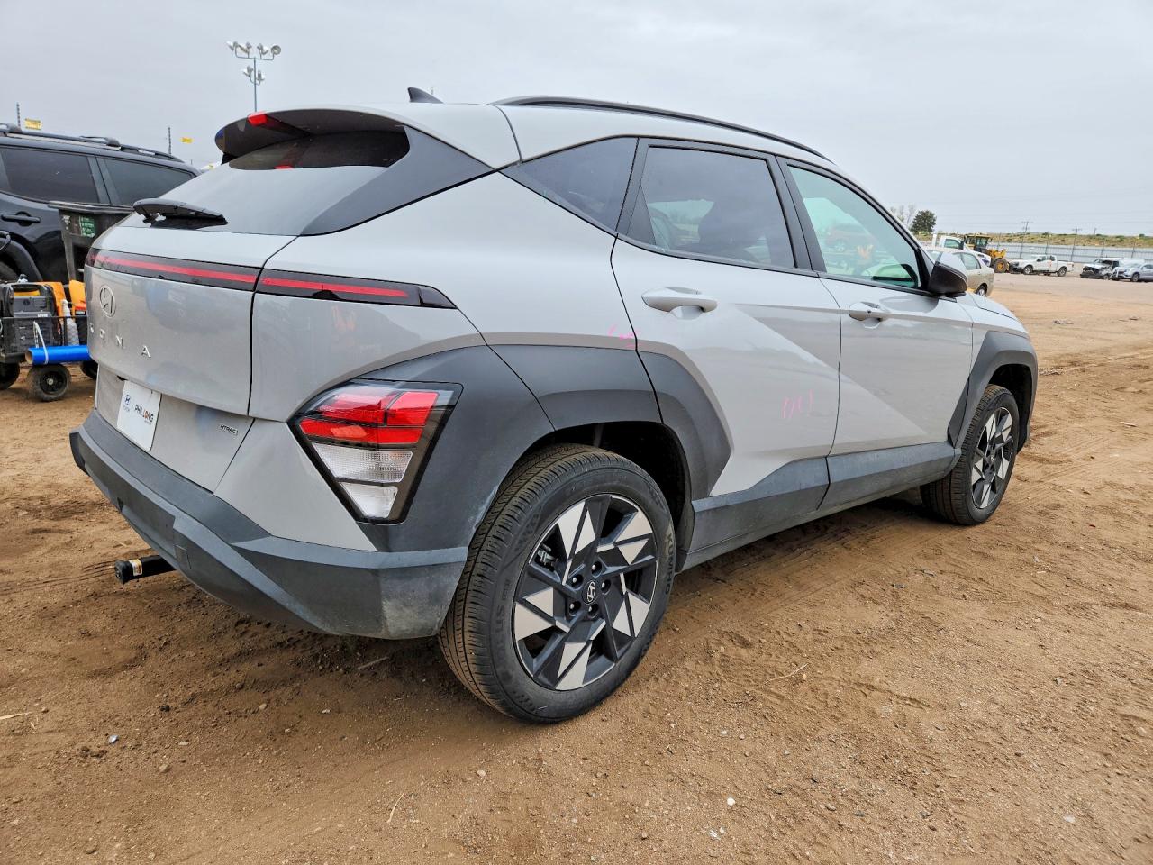 2025 HYUNDAI KONA SEL photo 5