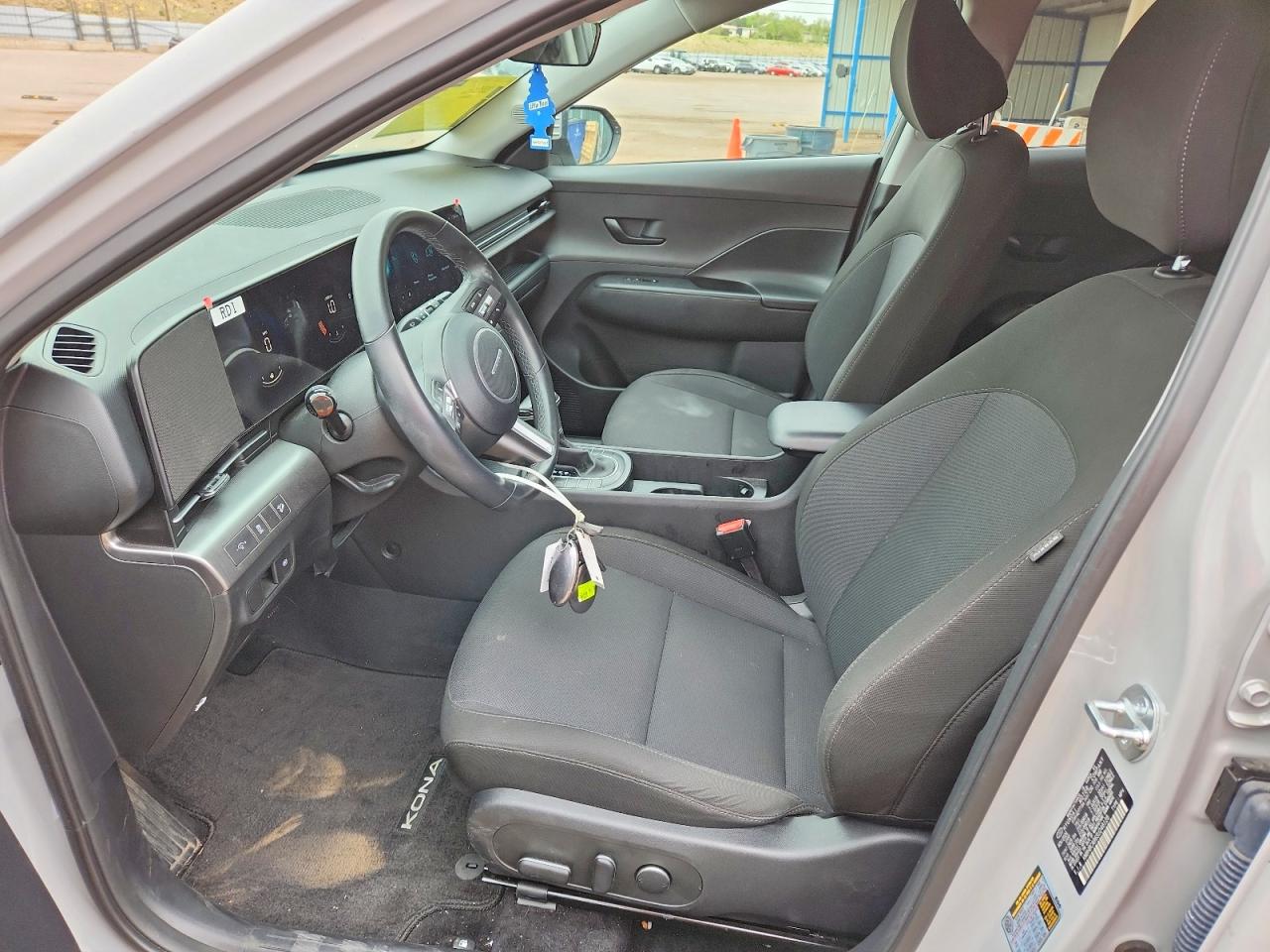 2025 HYUNDAI KONA SEL photo 13