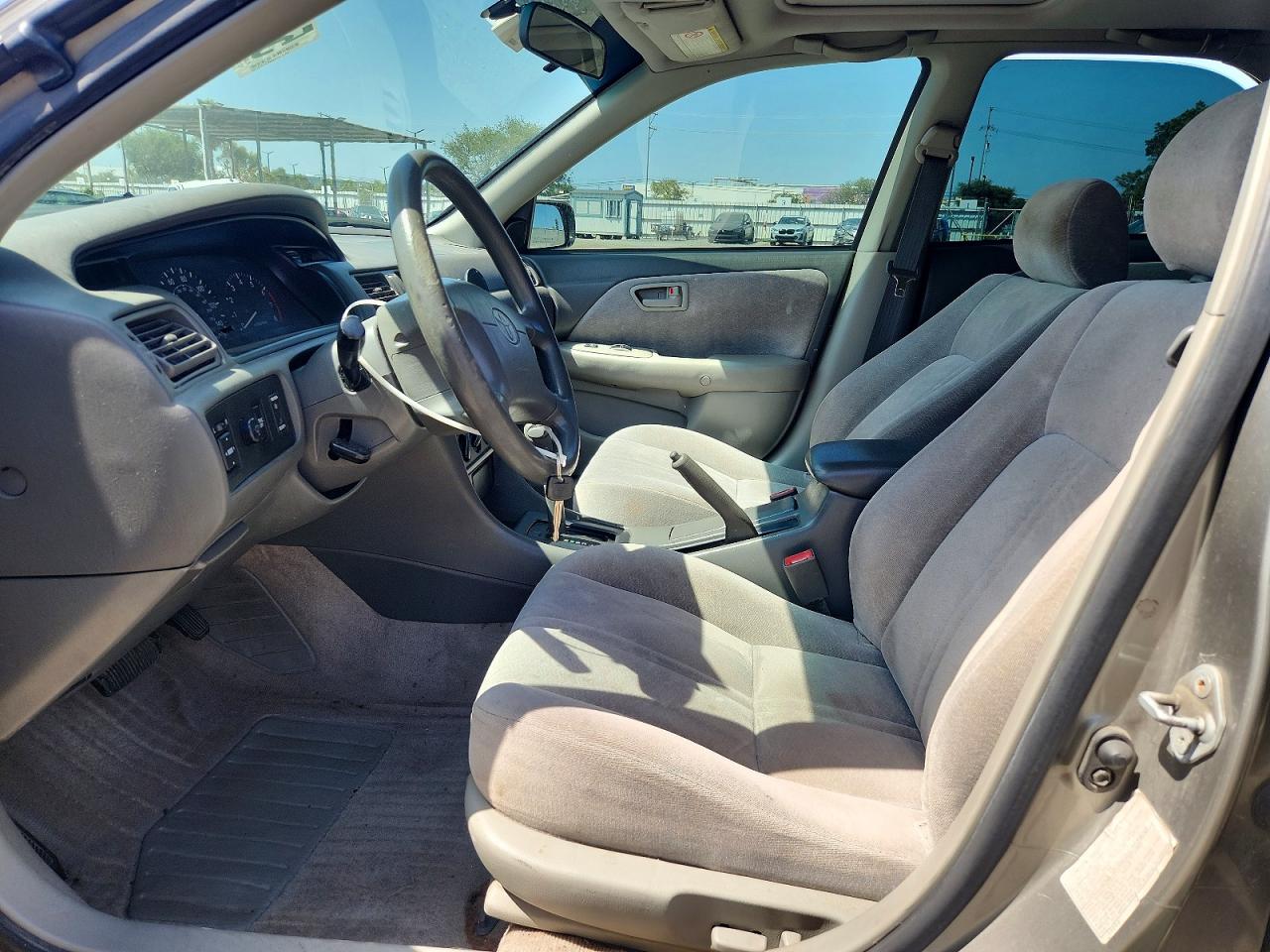 1999 TOYOTA CAMRY LE V6 photo 7