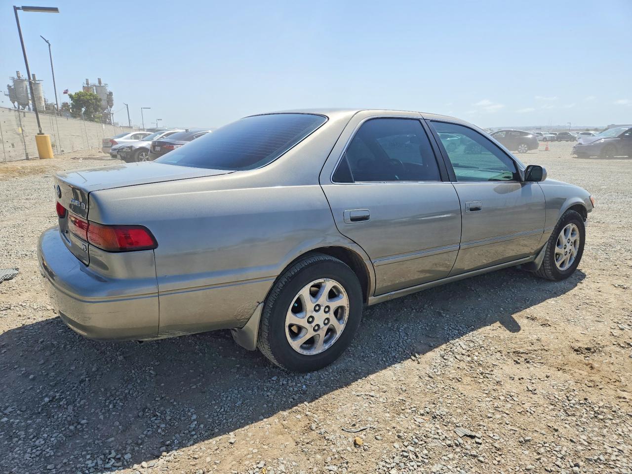 1999 TOYOTA CAMRY LE V6 photo 3