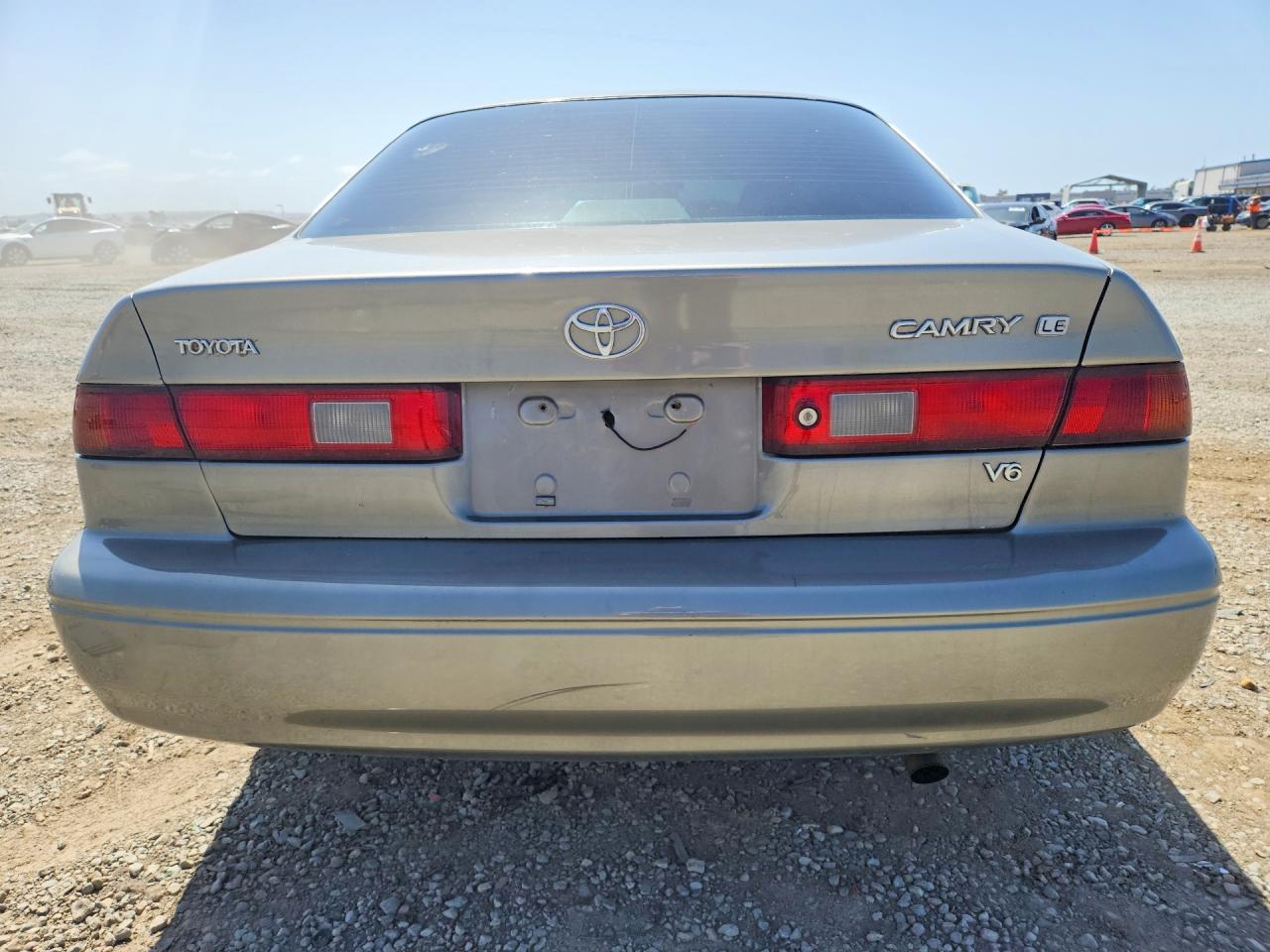 1999 TOYOTA CAMRY LE V6 photo 6