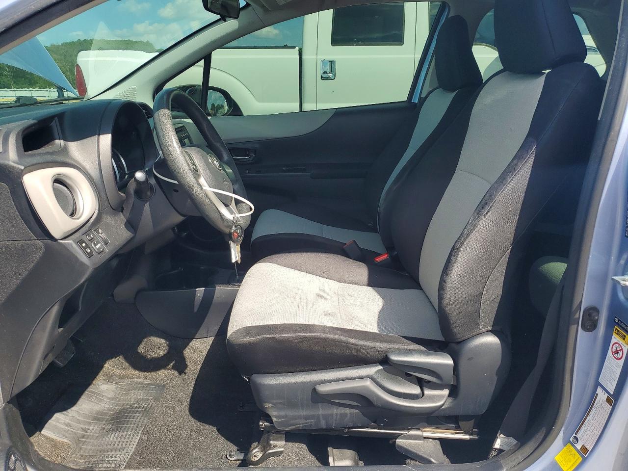 2012 TOYOTA YARIS 3-DOOR LE photo 13