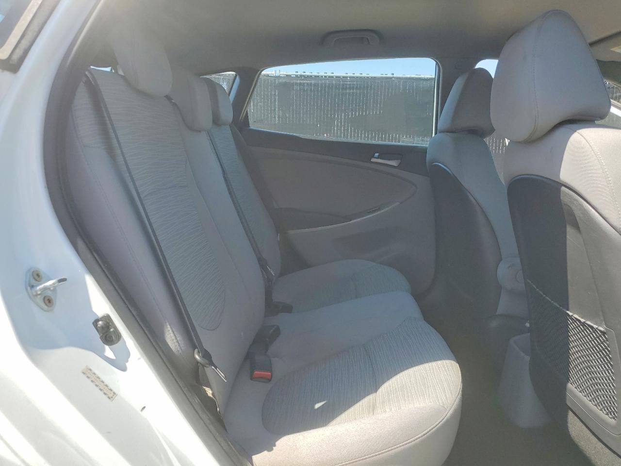 2016 HYUNDAI ACCENT SE photo 31