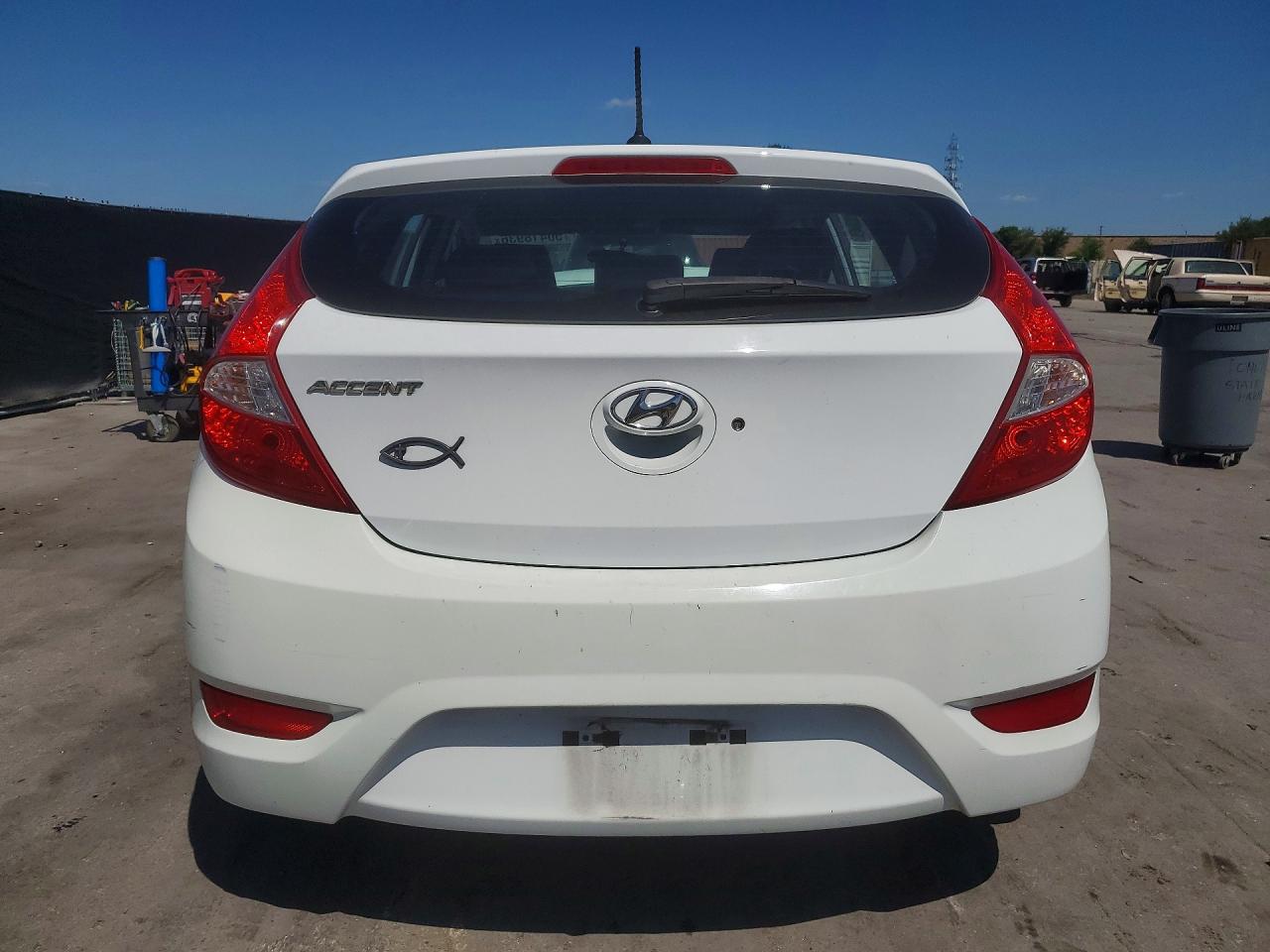 2016 HYUNDAI ACCENT SE photo 16