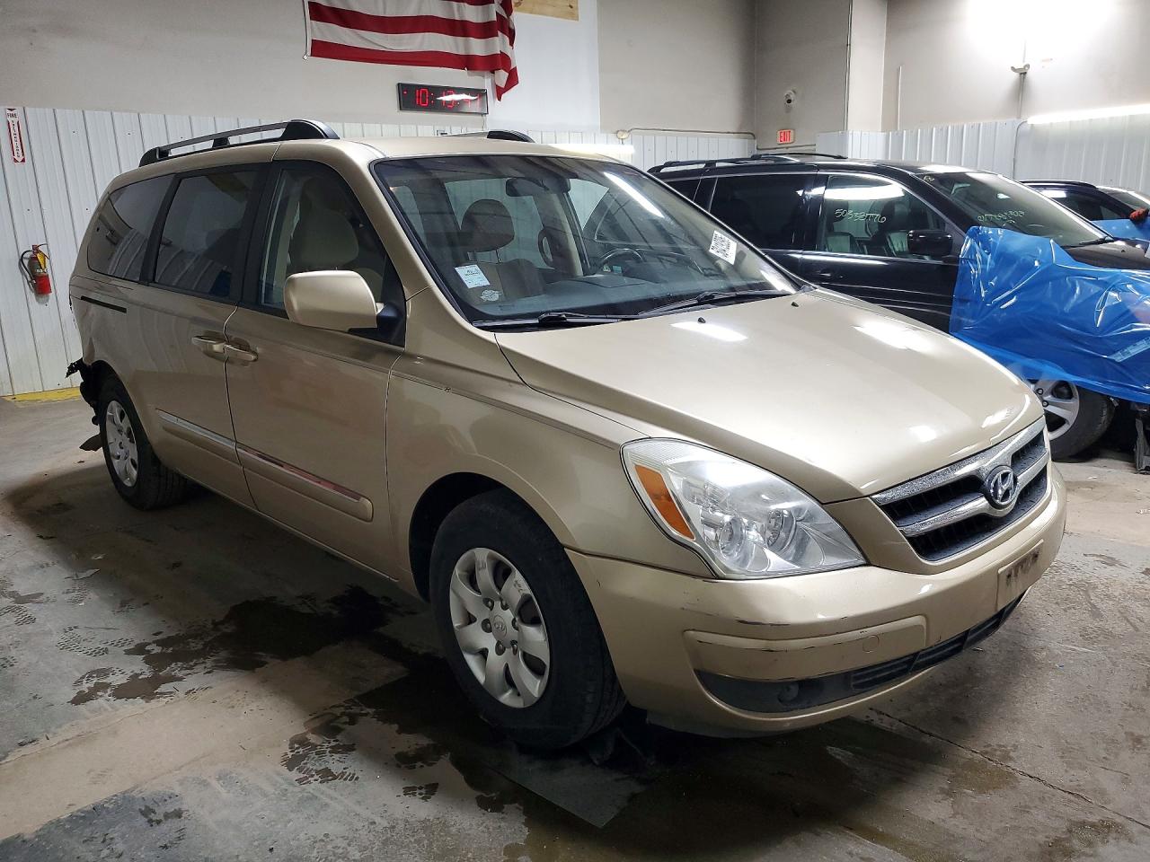 2008 HYUNDAI ENTOURAGE GLS photo 7
