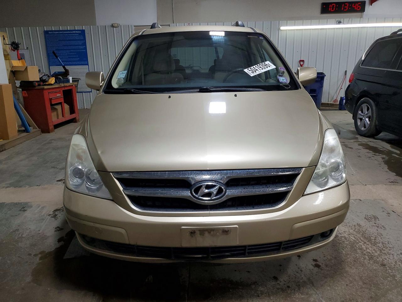 2008 HYUNDAI ENTOURAGE GLS photo 9