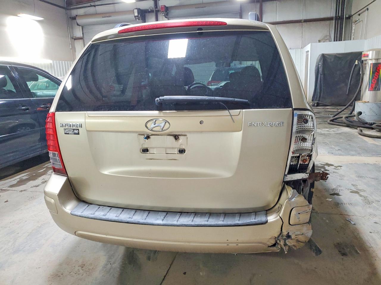 2008 HYUNDAI ENTOURAGE GLS photo 11