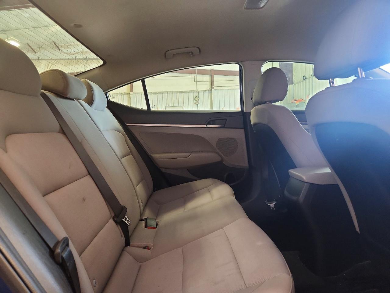 2018 HYUNDAI ELANTRA SE photo 28