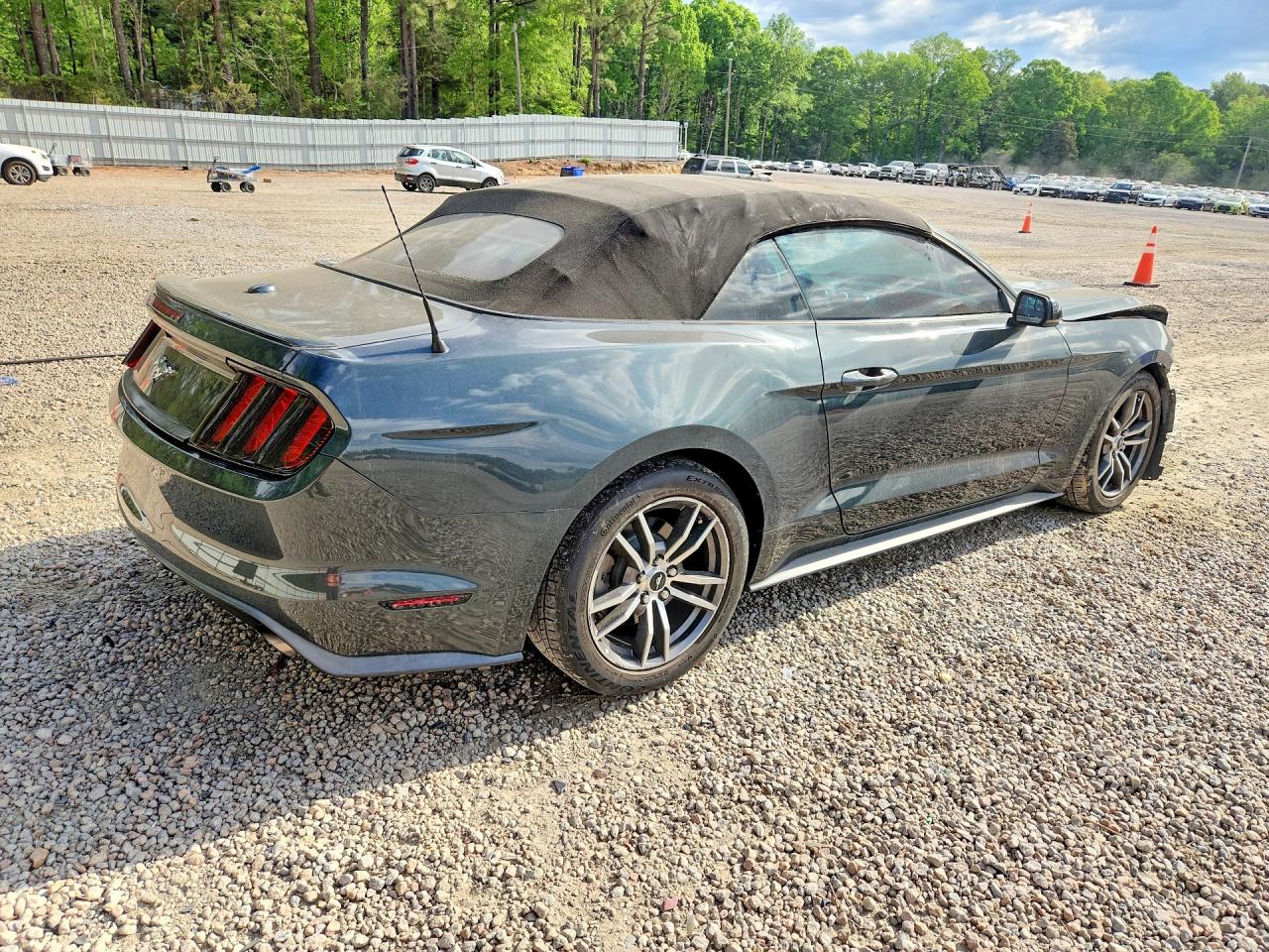 2016 FORD MUSTANG photo 5