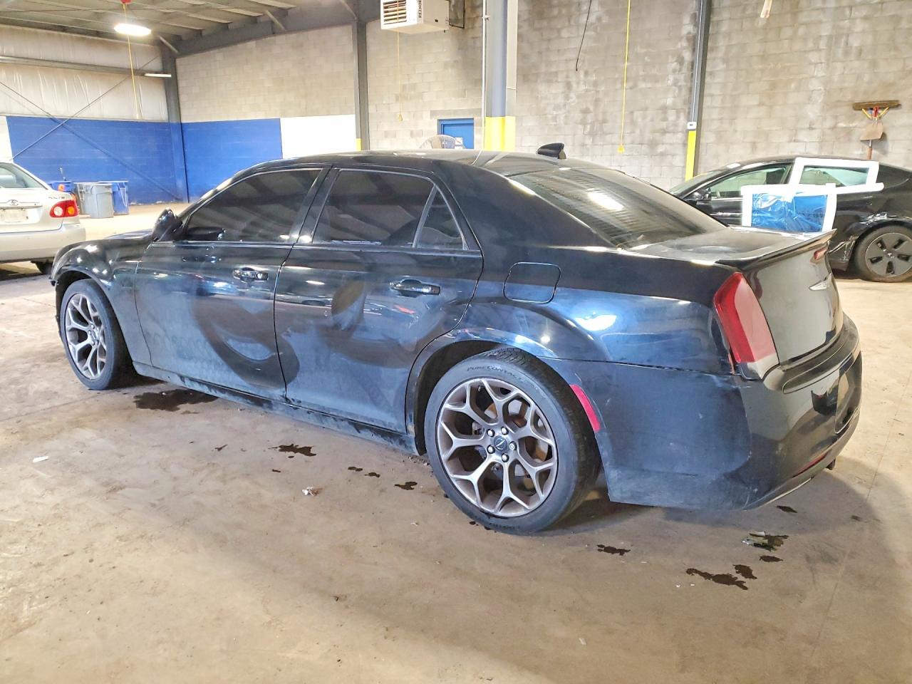 2016 CHRYSLER 300 S photo 2