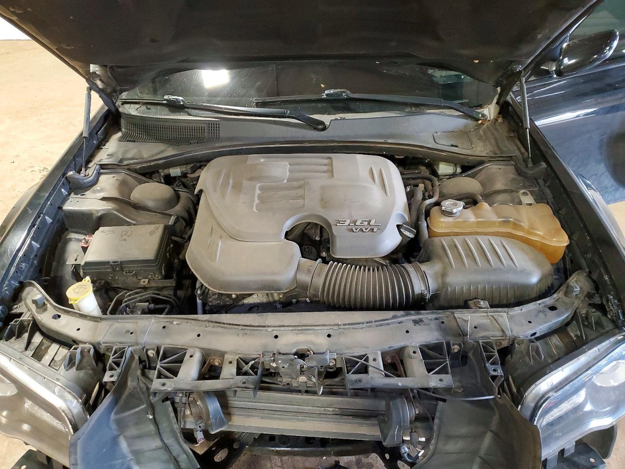 2016 CHRYSLER 300 S photo 11