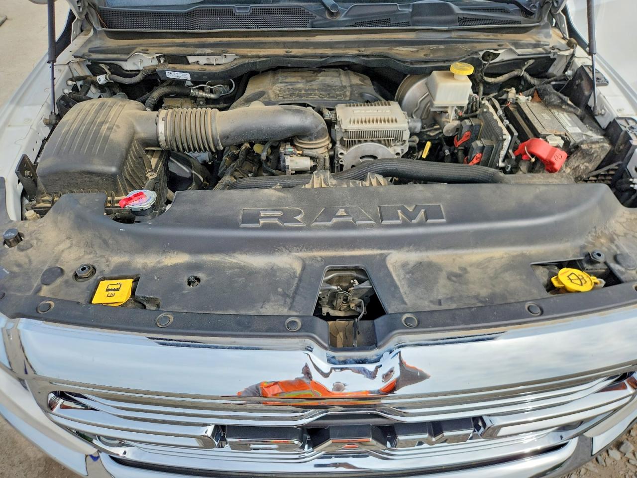 2019 RAM 1500 LARAMIE photo 31