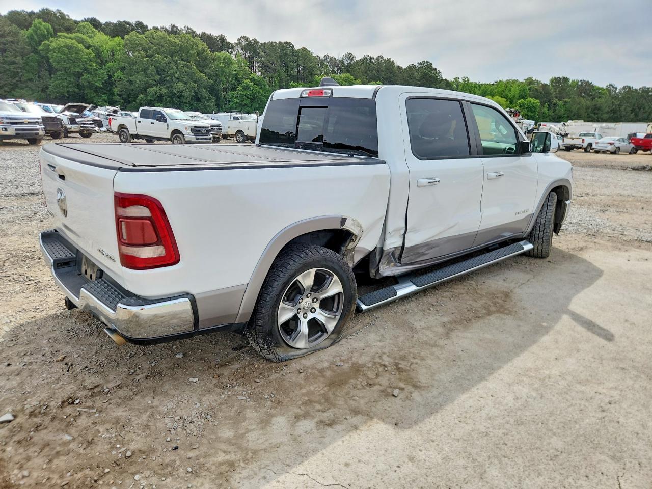 2019 RAM 1500 LARAMIE photo 7