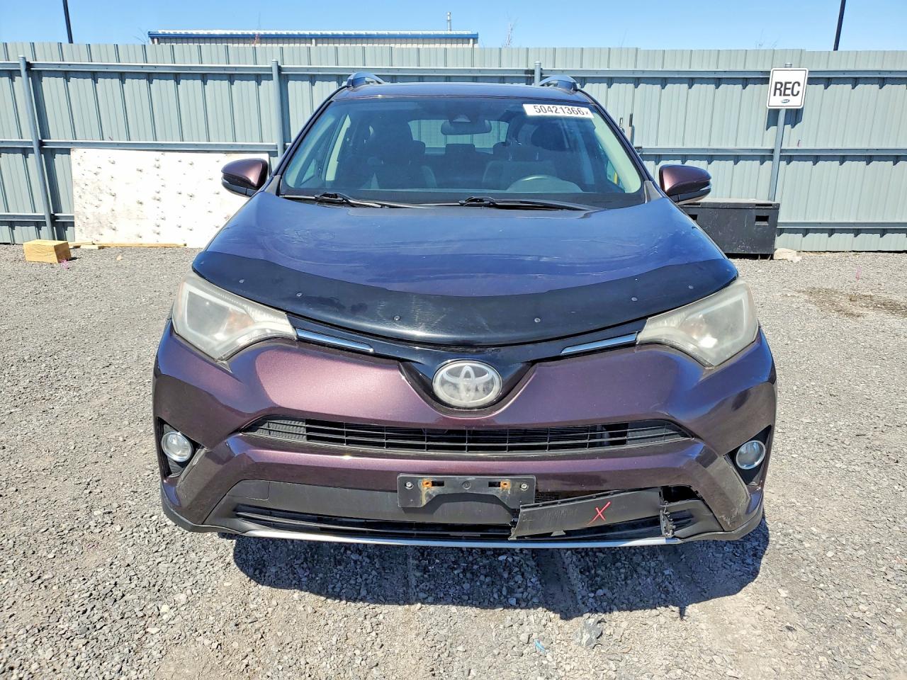 2017 TOYOTA RAV4 XLE photo 5