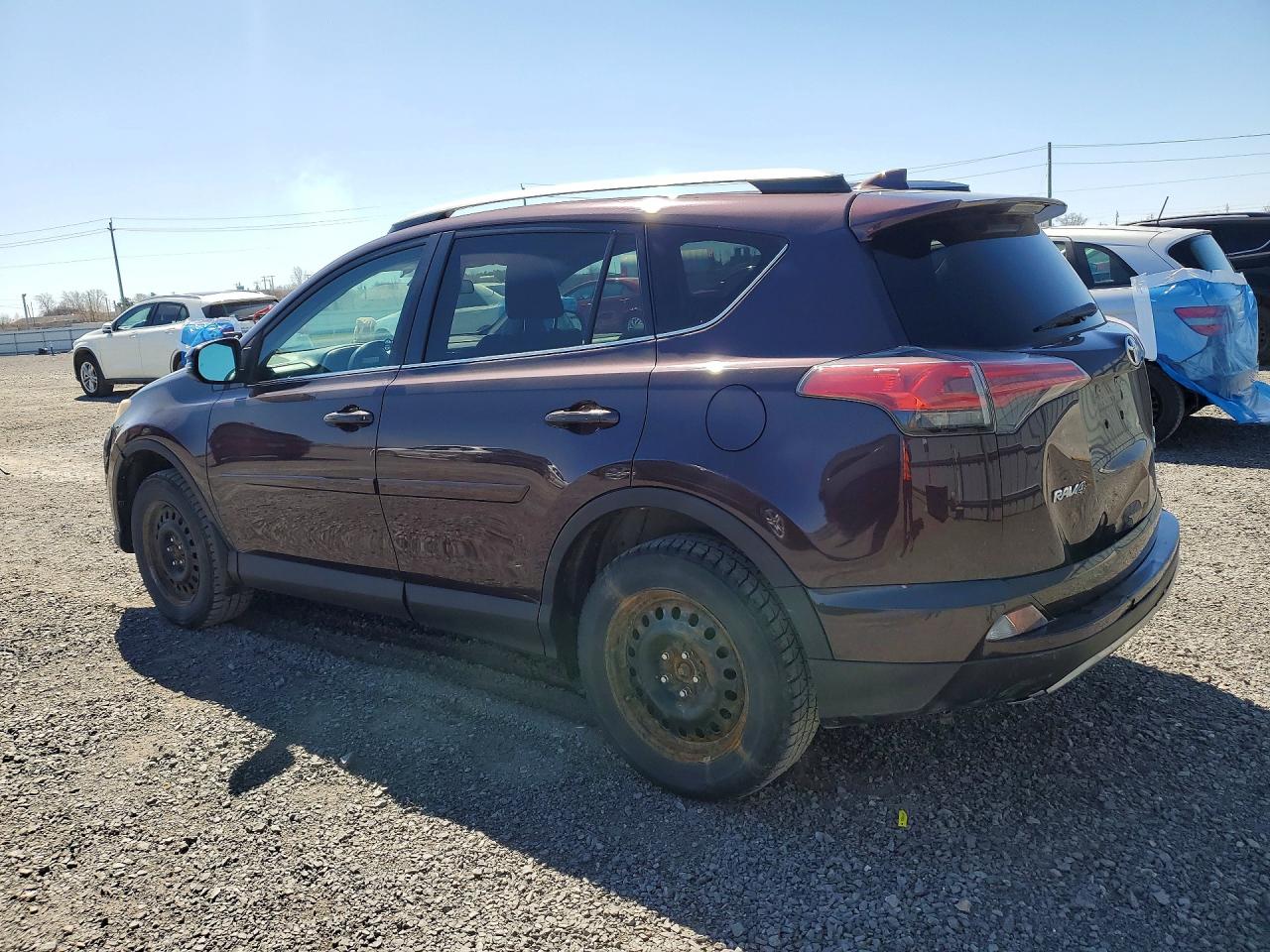 2017 TOYOTA RAV4 XLE photo 2