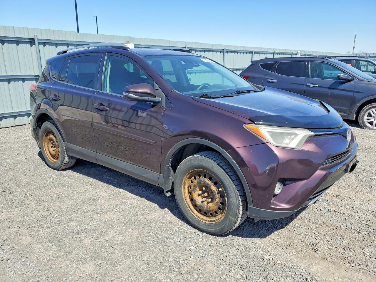 2017 TOYOTA RAV4 XLE photo 4