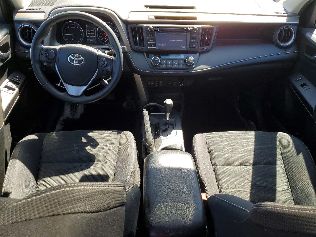 2017 TOYOTA RAV4 XLE photo 8