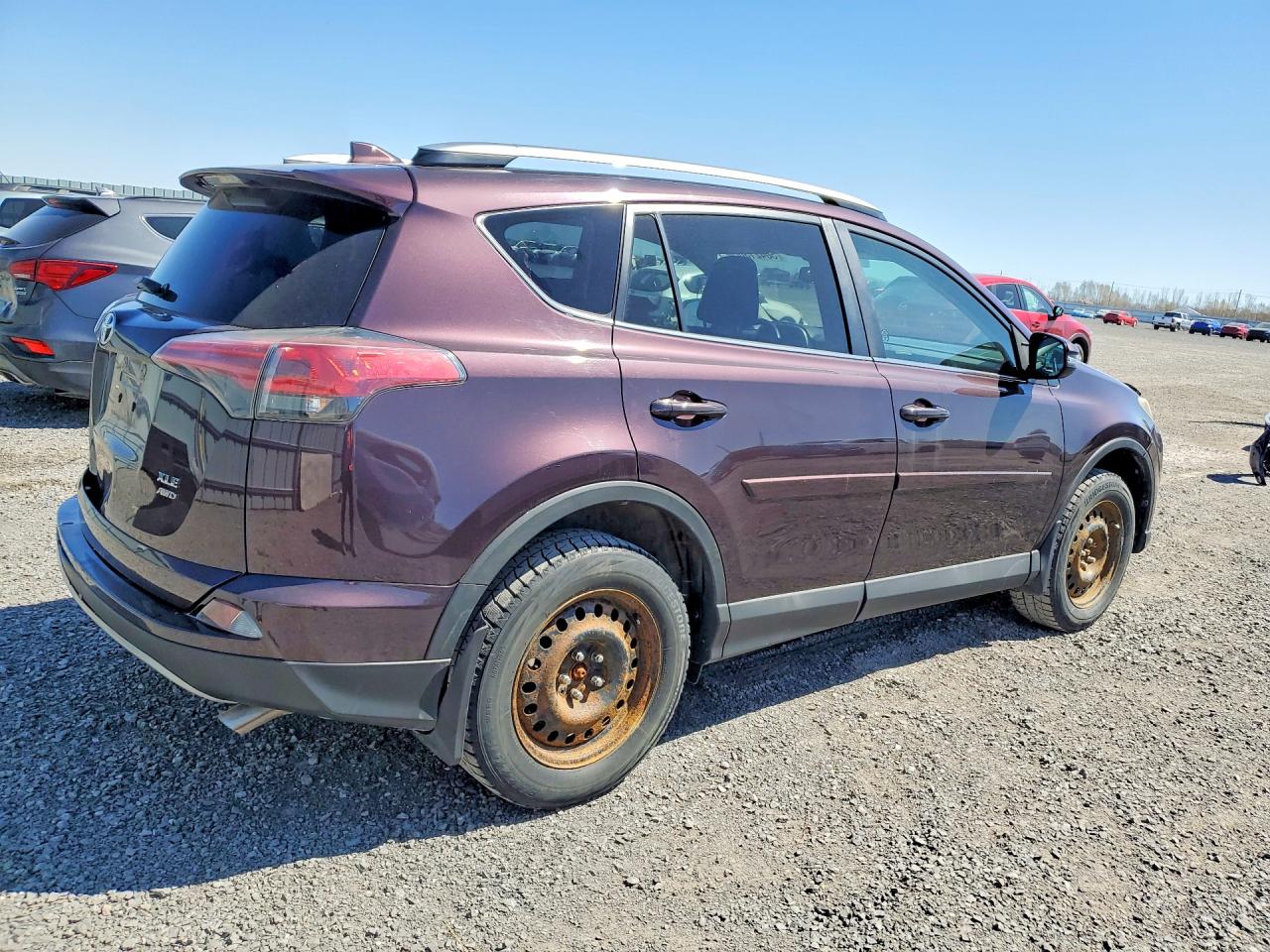 2017 TOYOTA RAV4 XLE photo 3