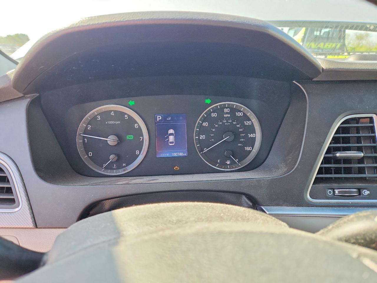 2015 HYUNDAI SONATA SE photo 9