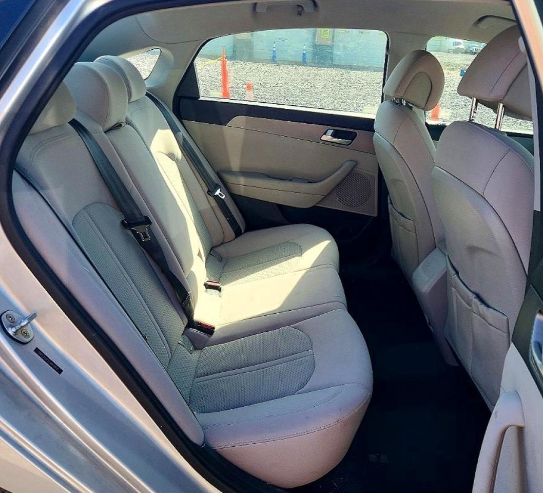 2015 HYUNDAI SONATA SE photo 10