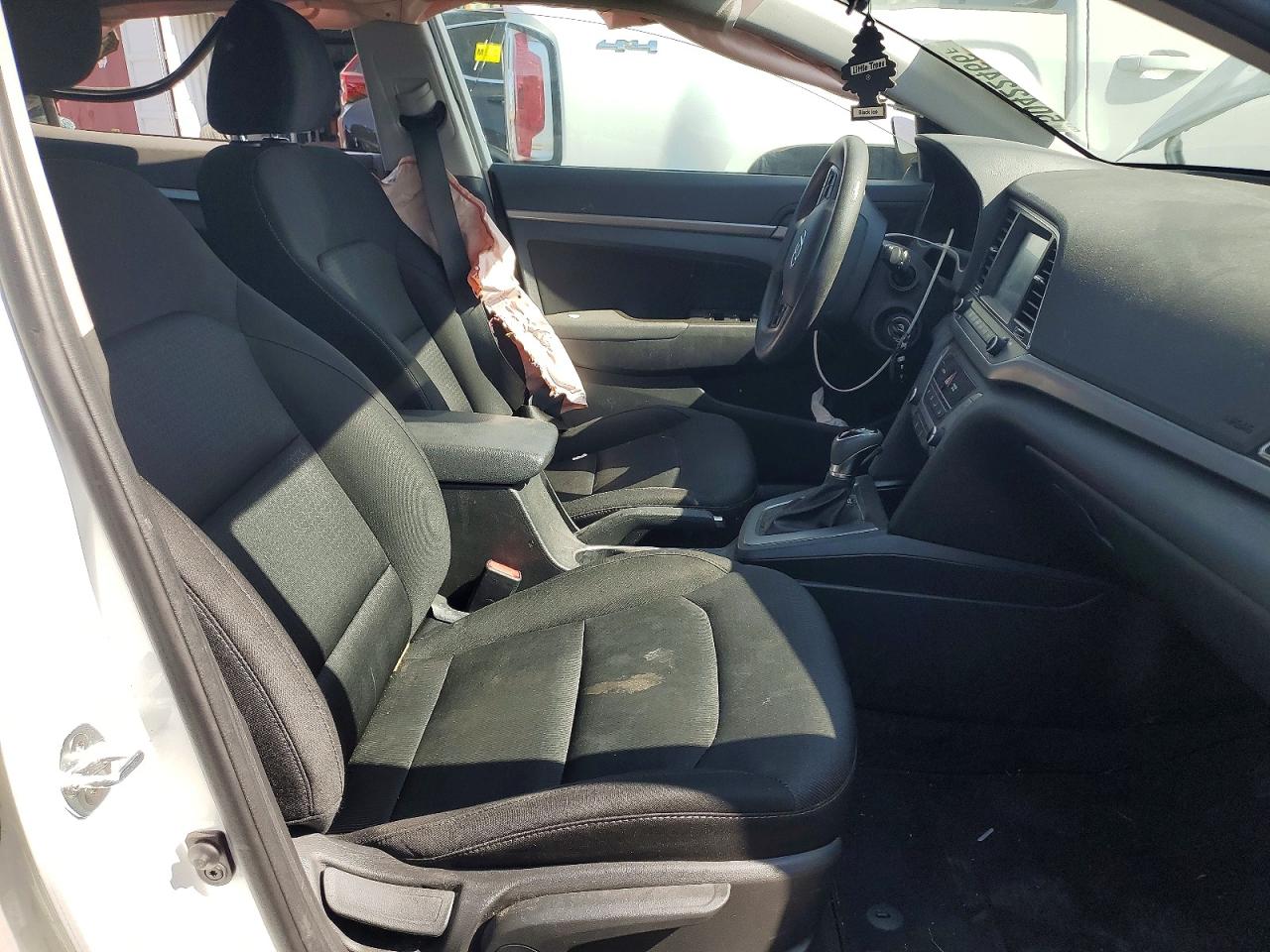 2018 HYUNDAI ELANTRA SEL photo 13