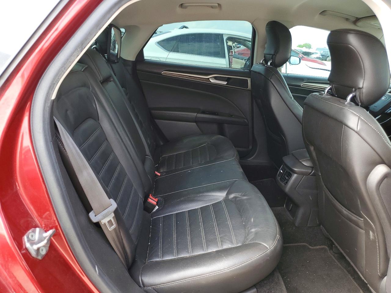 2013 FORD FUSION SE photo 19