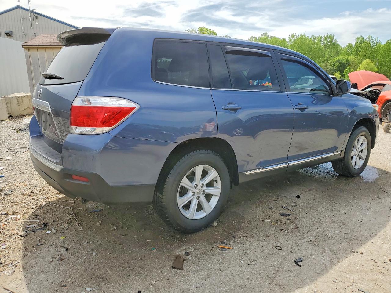 2013 TOYOTA HIGHLANDER BASE photo 5