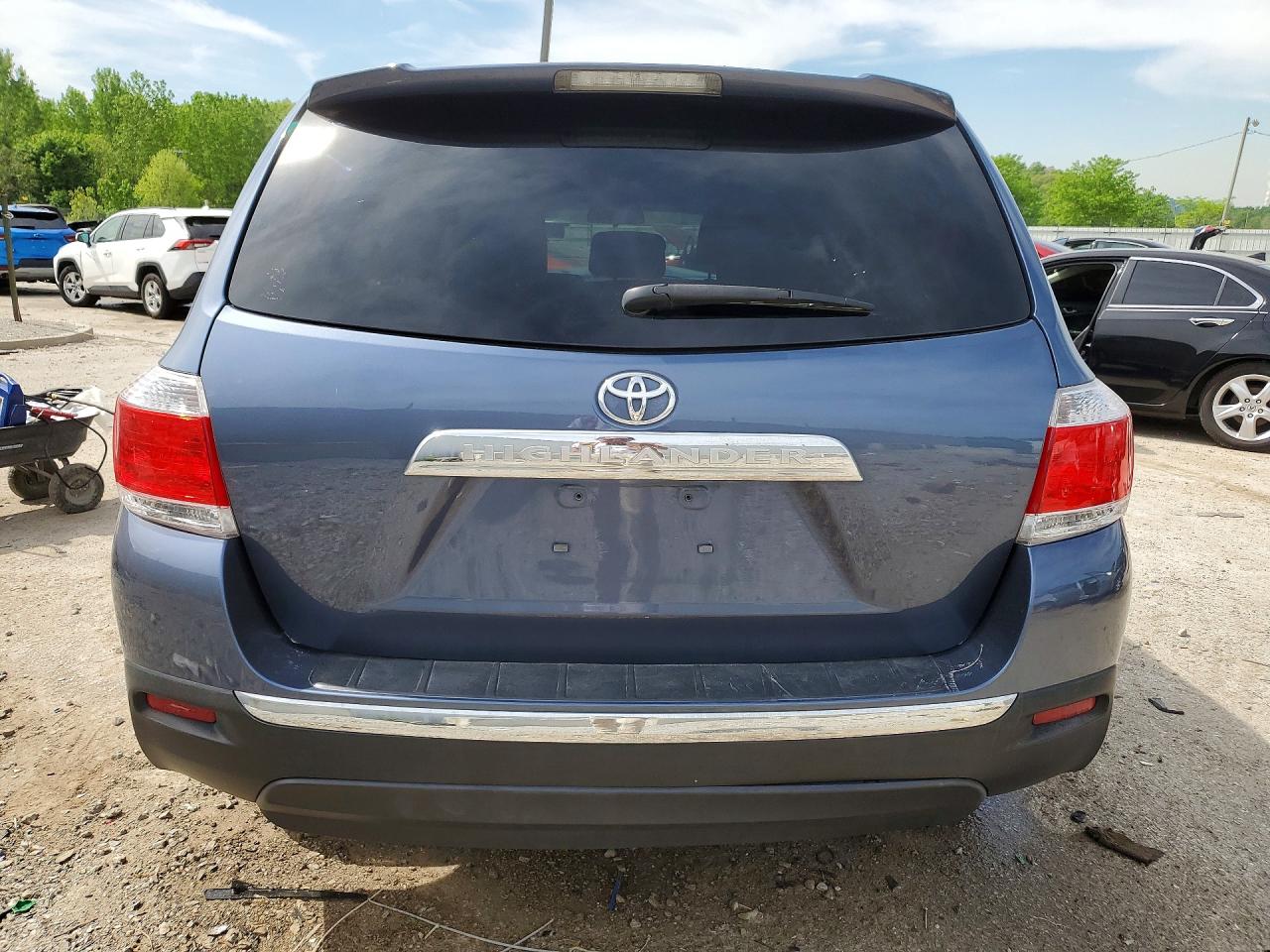 2013 TOYOTA HIGHLANDER BASE photo 11