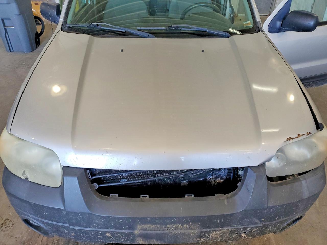 2005 FORD ESCAPE XLT photo 31