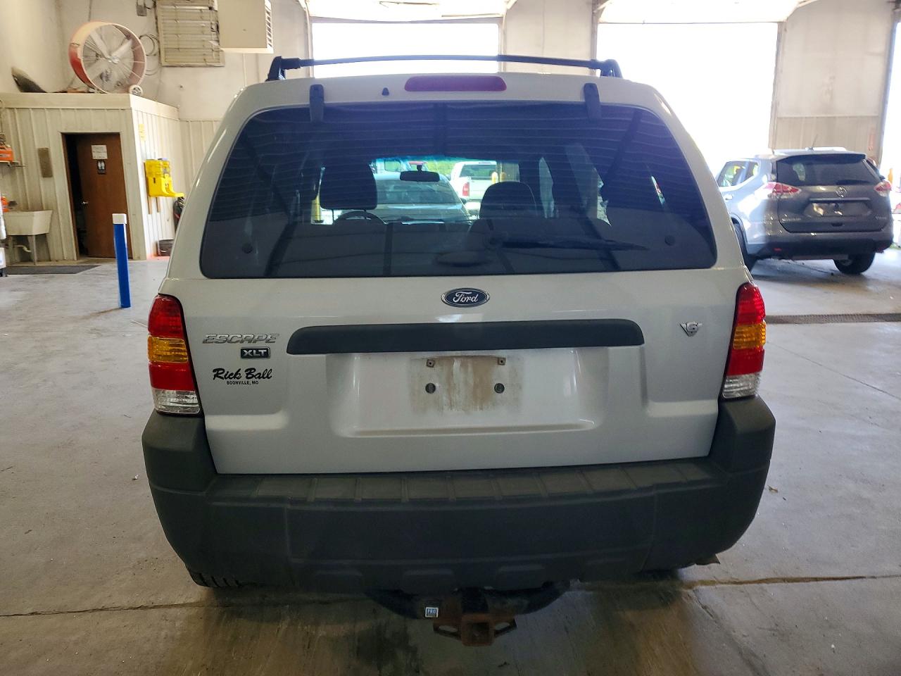2005 FORD ESCAPE XLT photo 16