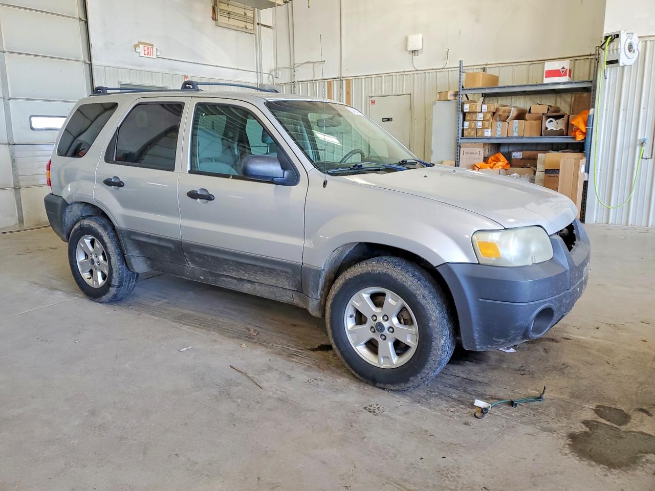 2005 FORD ESCAPE XLT photo 10