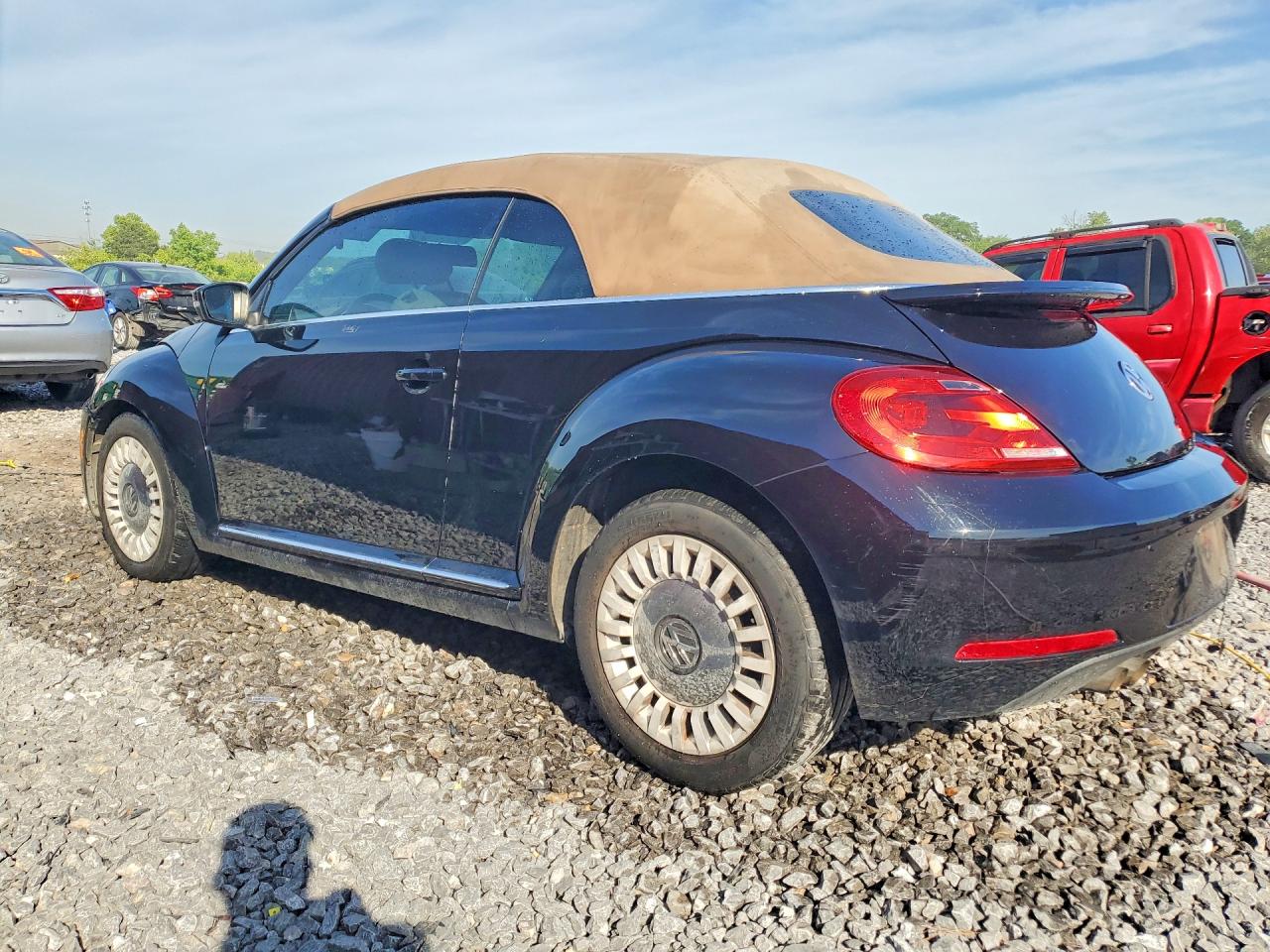 2015 VOLKSWAGEN BEETLE 1.8T photo 3
